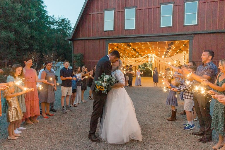 Mr & Mrs Parsons // A Beautiful Barn Wedding in Washington